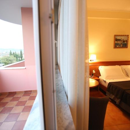 Hotel Continental Вора Екстер'єр фото
