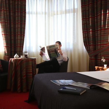 Hotel Continental Вора Екстер'єр фото