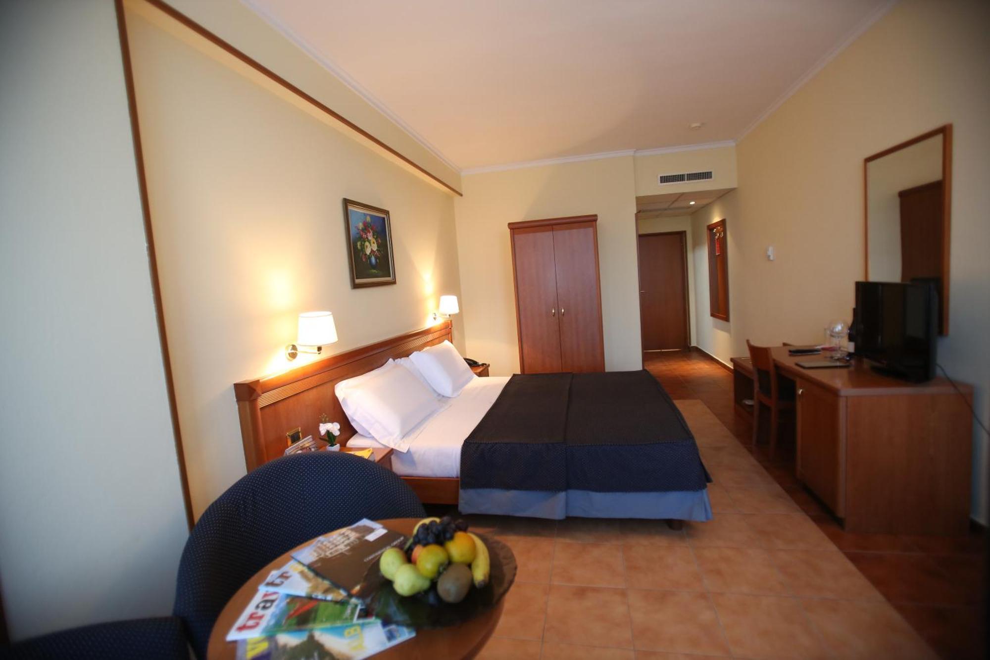 Hotel Continental Вора Номер фото