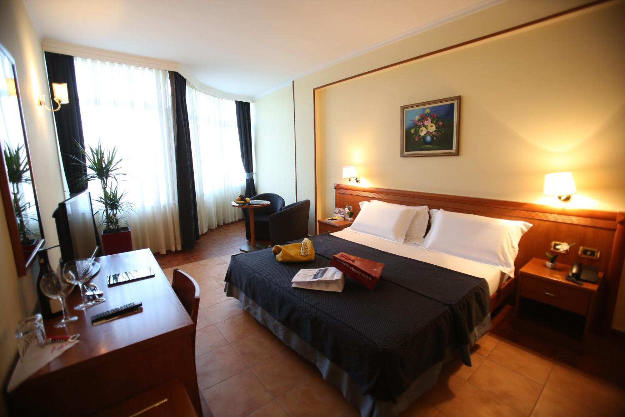Hotel Continental Вора Номер фото
