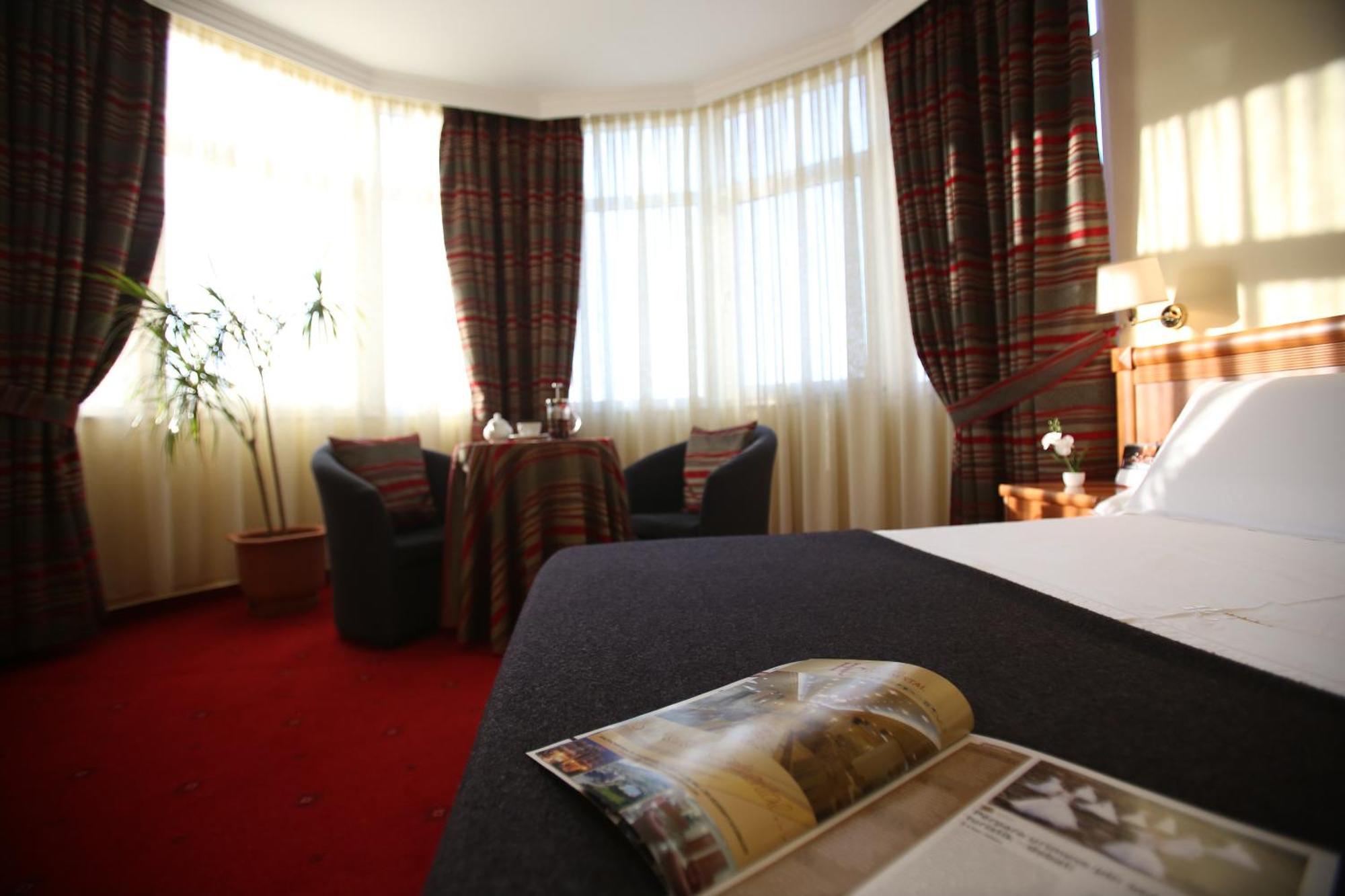 Hotel Continental Вора Номер фото