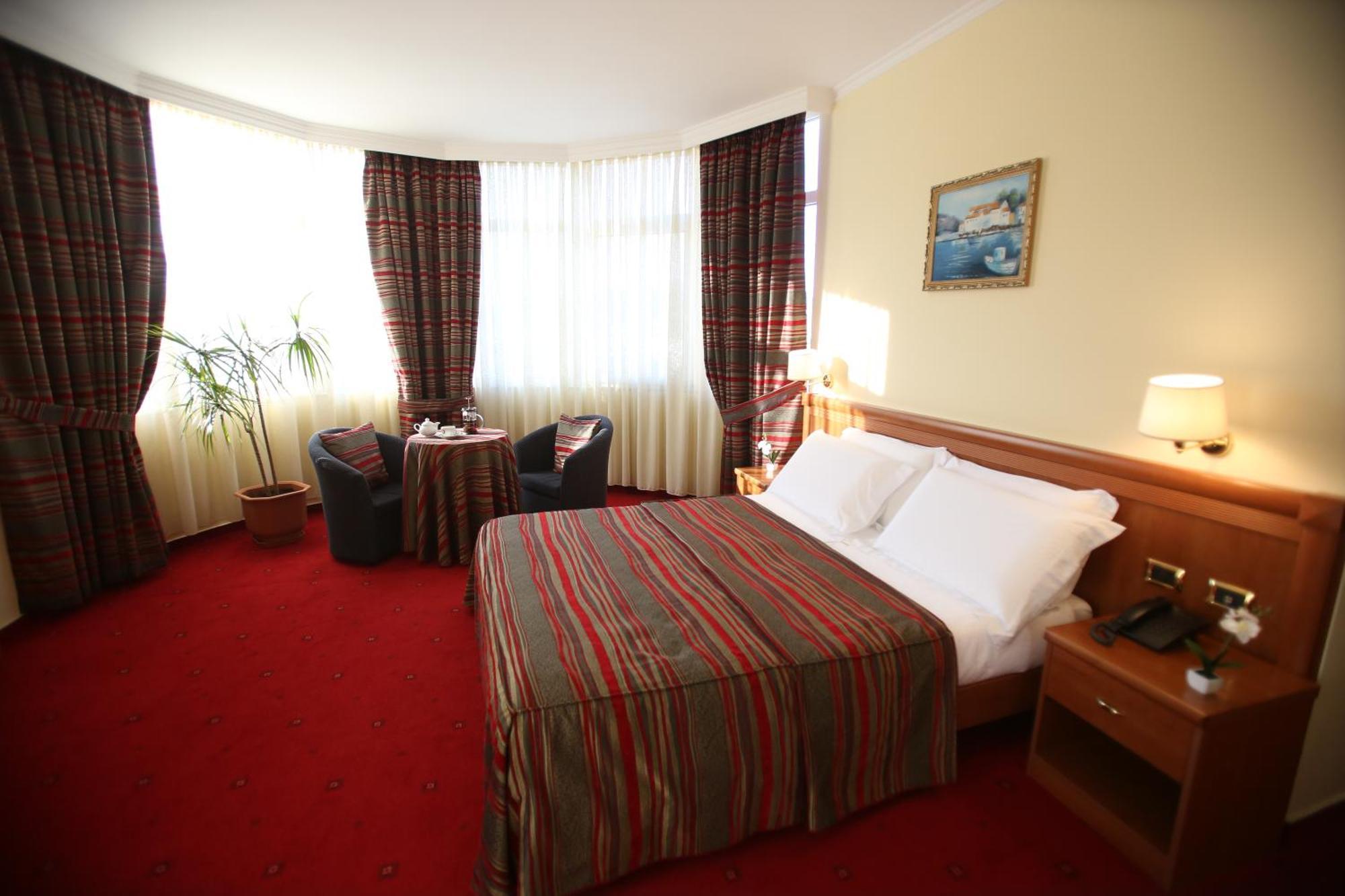 Hotel Continental Вора Номер фото