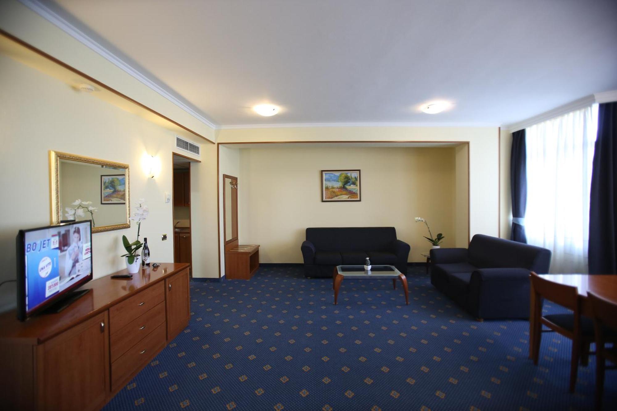 Hotel Continental Вора Номер фото