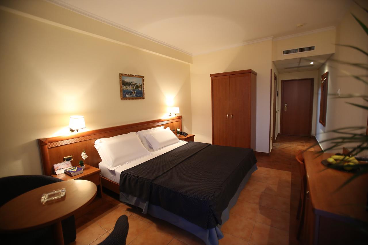 Hotel Continental Вора Екстер'єр фото