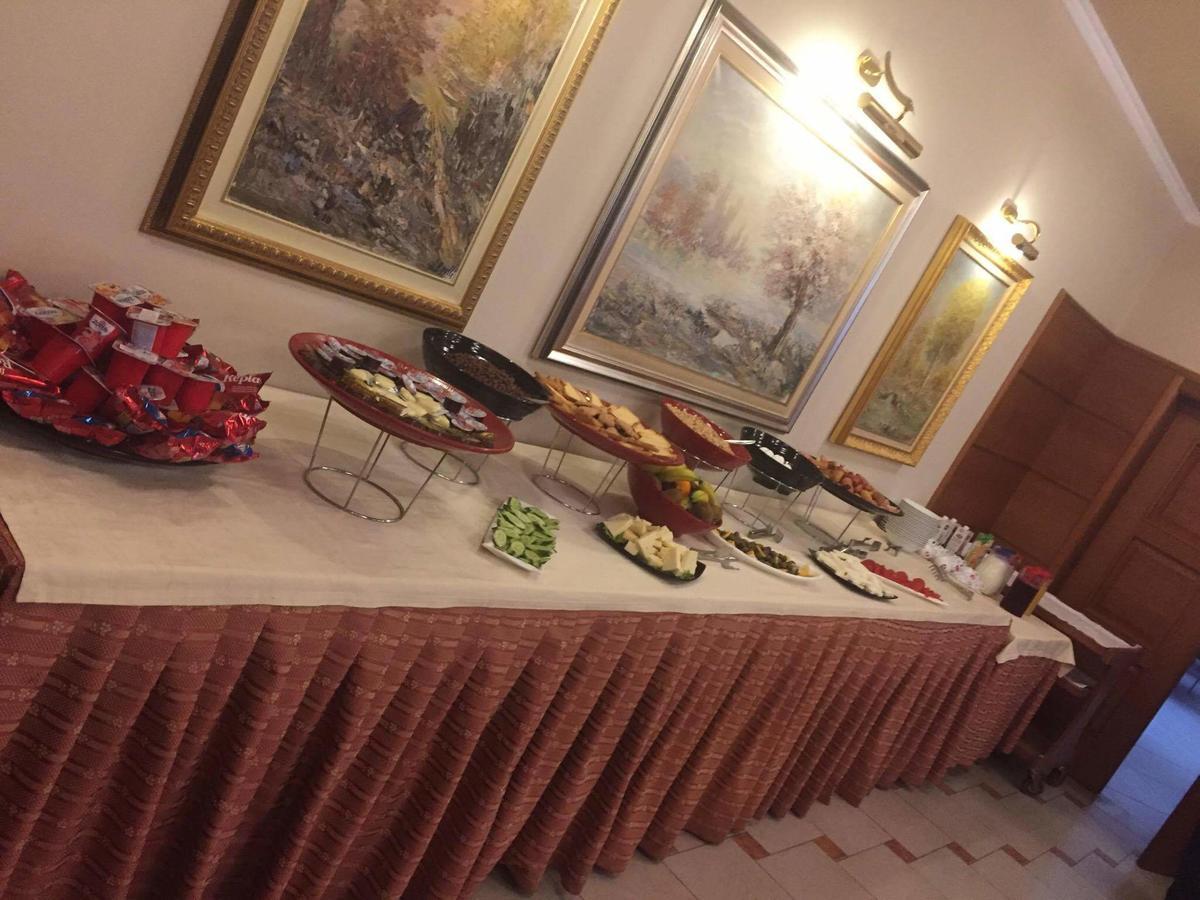 Hotel Continental Вора Екстер'єр фото